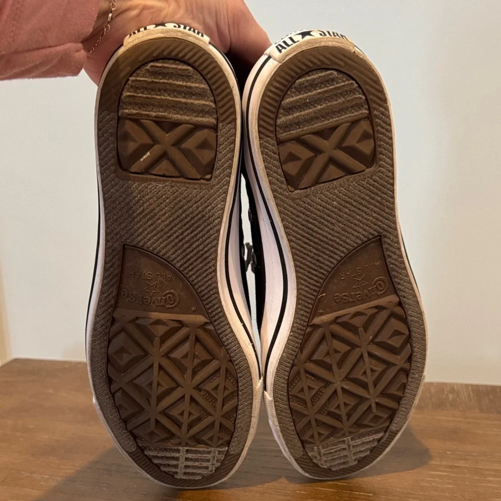 Converse Slip On  Sneakers - Black & White Sz 8 - Picture 4 of 5